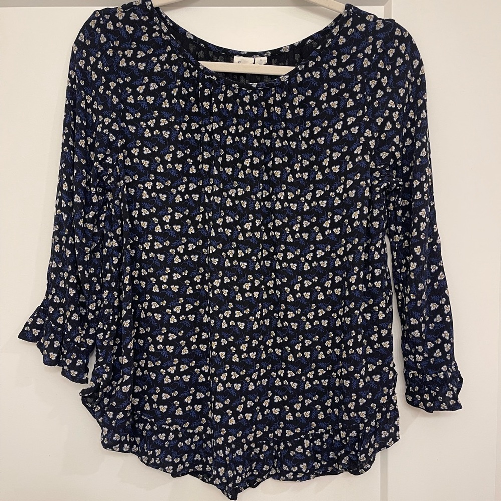 Gap ruffled floral blouse